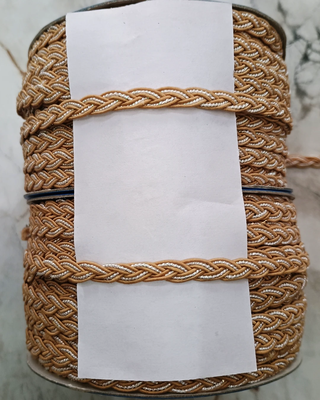 Zari no 8 beige